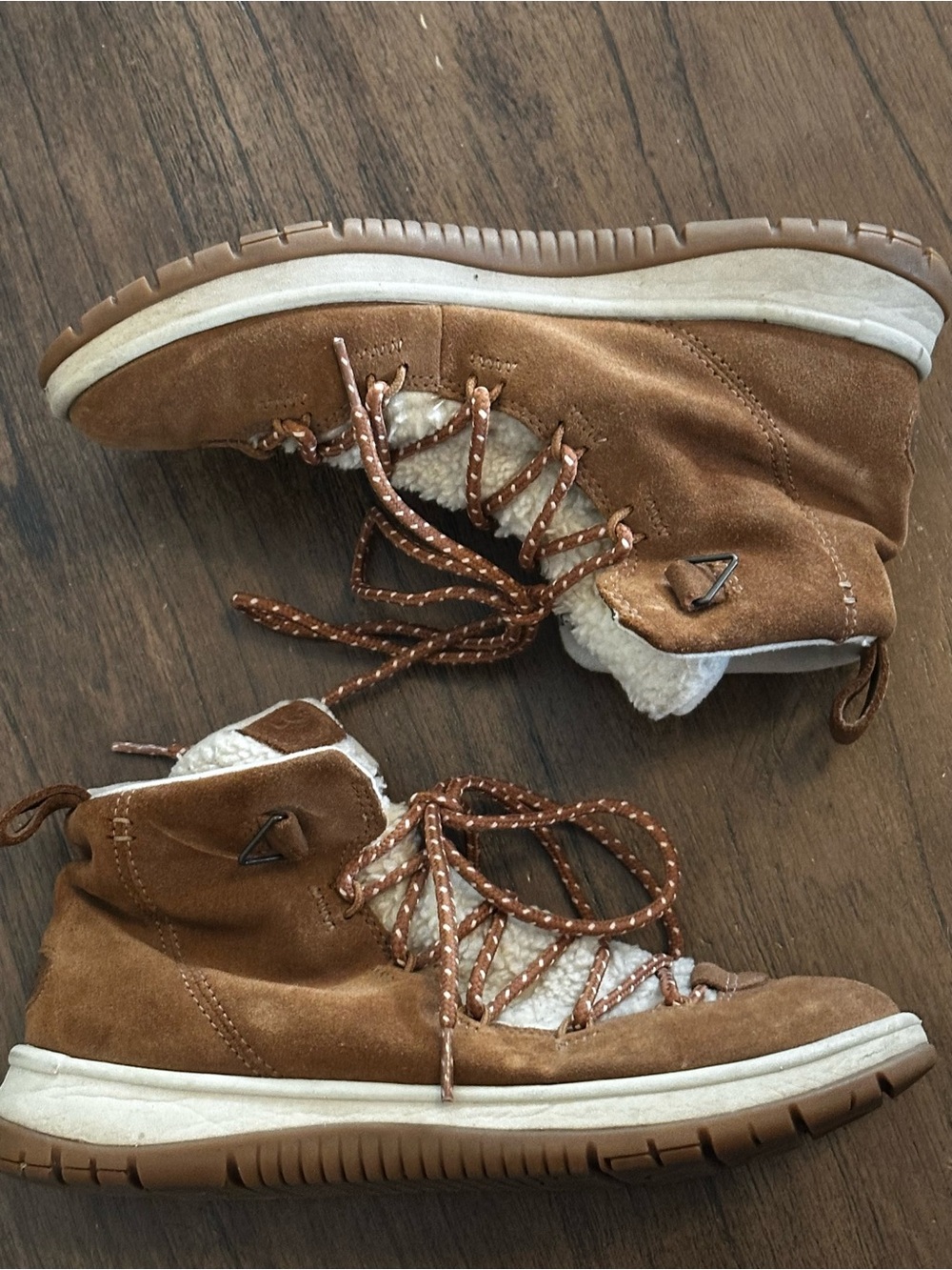 UGG Lakesider Heritage Mid Women’s 8.5 Chestnut Suede Lace Up Boots 1121020
